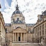 Ideally Located Near The Bois De Vincennes Parijs