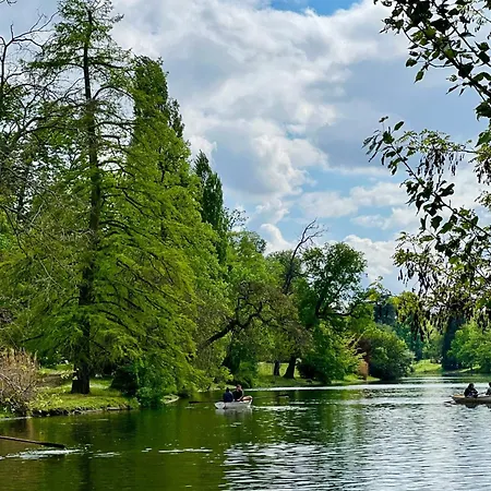 Ideally Located Near The Bois De Vincennes Paris